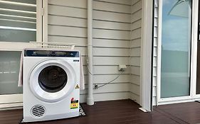 Albany Modern Private 2 Bedroom 2 Bathroom With Full Kitchen Netflix